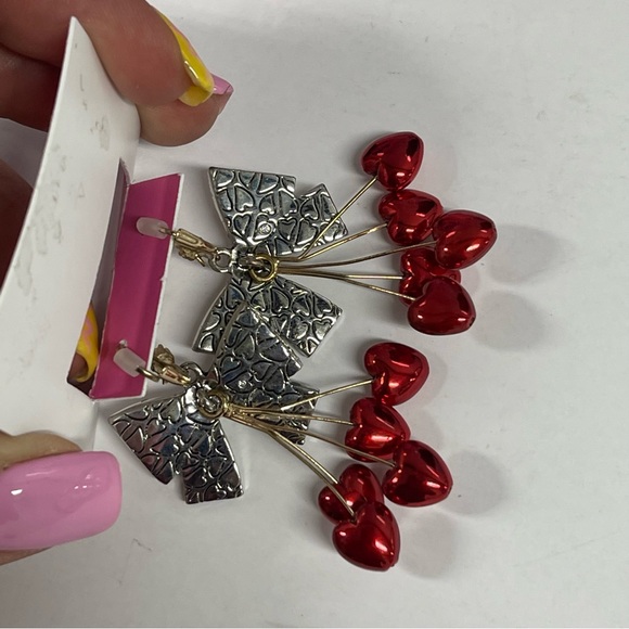 šAUTH SET BETSEY CHERRIES XO NECKLACE & EARRINGS - Picture 10 of 10